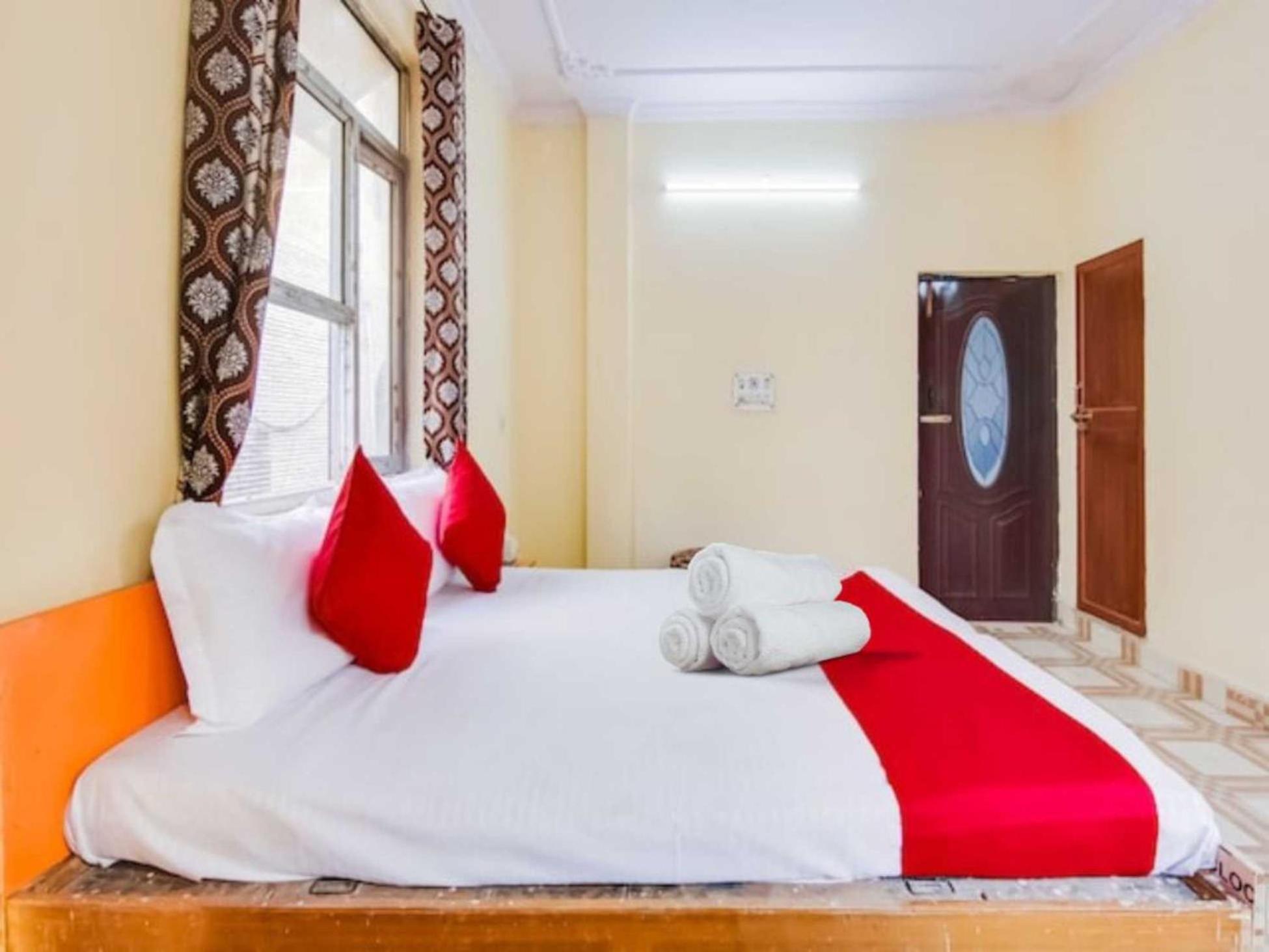 Hotel O Smart View Nuova Delhi Esterno foto